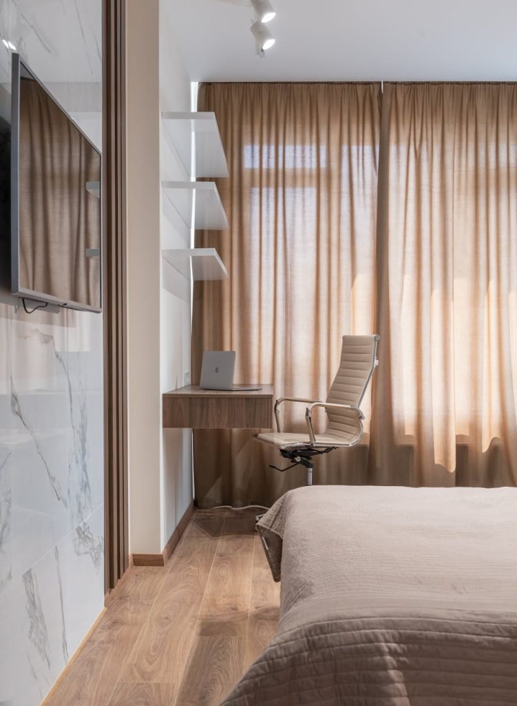 waterproof vinyl flooring vs laminate flooring in glasgow bathrooms